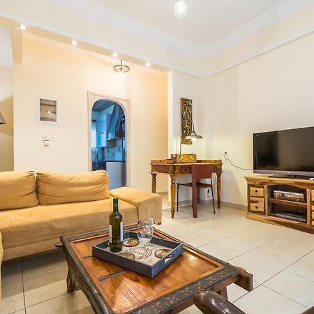 Family House Next To Acropolis Bed & Breakfast Атина Екстериор снимка