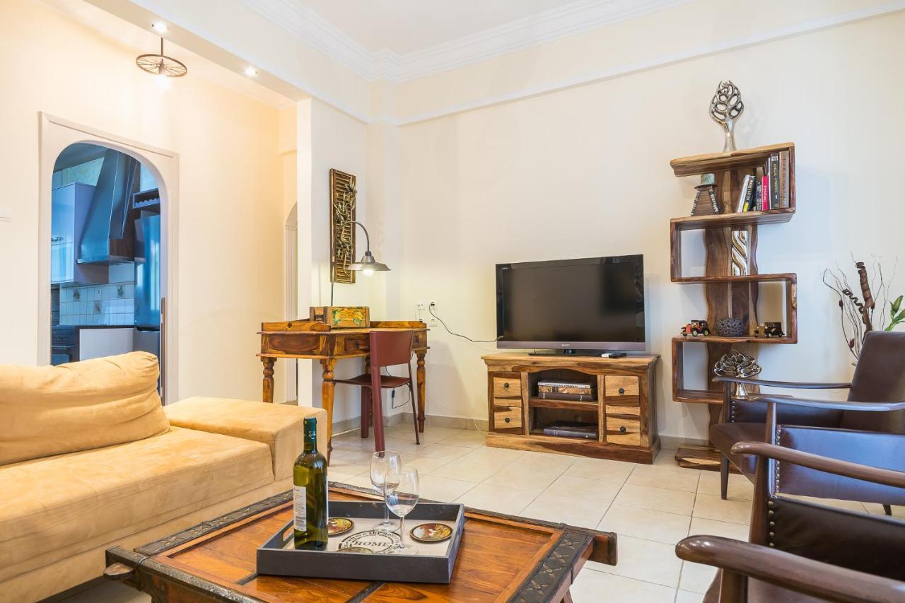 Family House Next To Acropolis Bed & Breakfast Атина Екстериор снимка