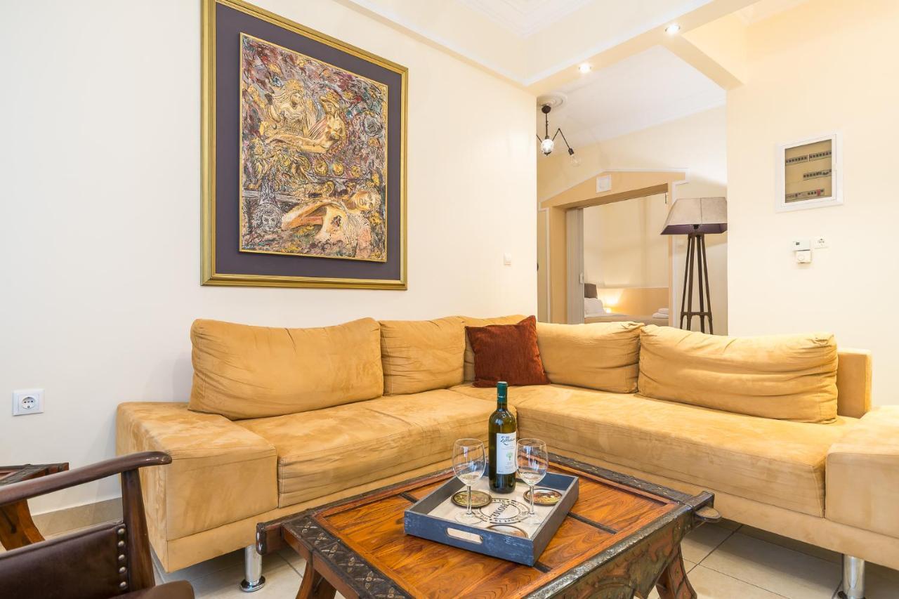 Family House Next To Acropolis Bed & Breakfast Атина Екстериор снимка