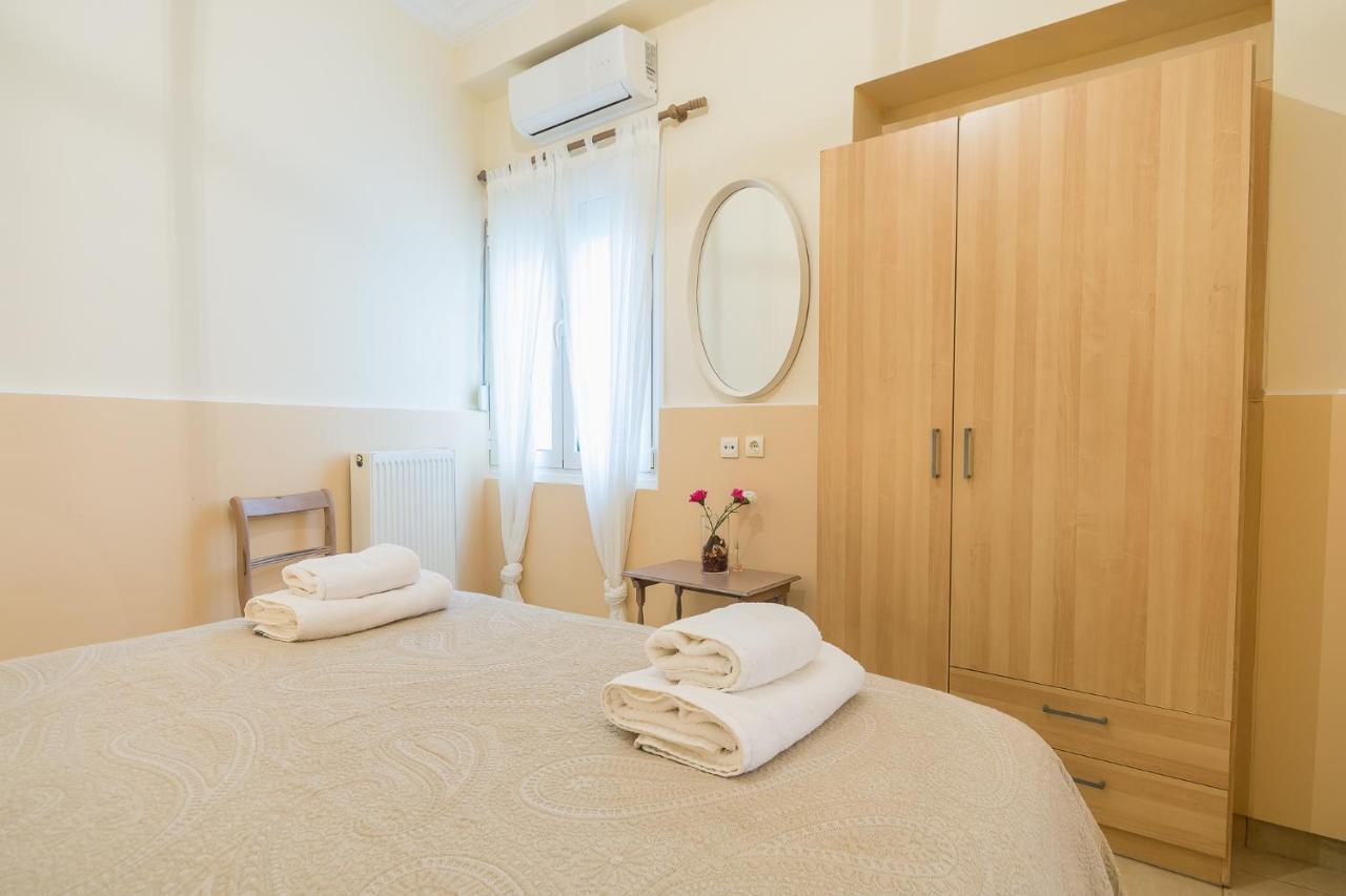 Family House Next To Acropolis Bed & Breakfast Атина Екстериор снимка