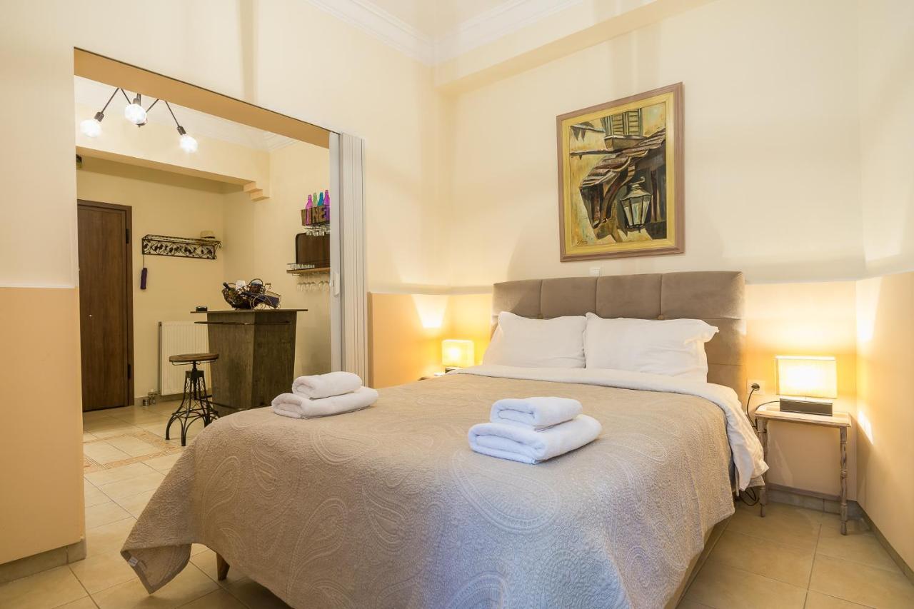 Family House Next To Acropolis Bed & Breakfast Атина Екстериор снимка