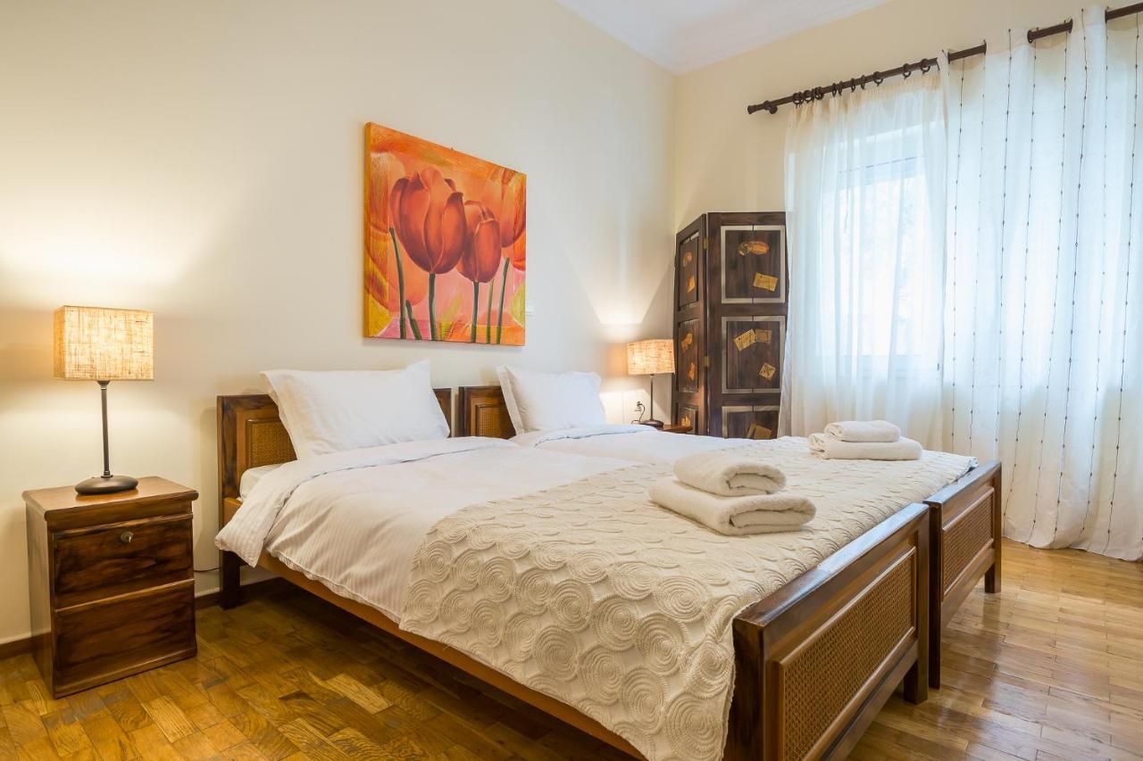 Family House Next To Acropolis Bed & Breakfast Атина Екстериор снимка